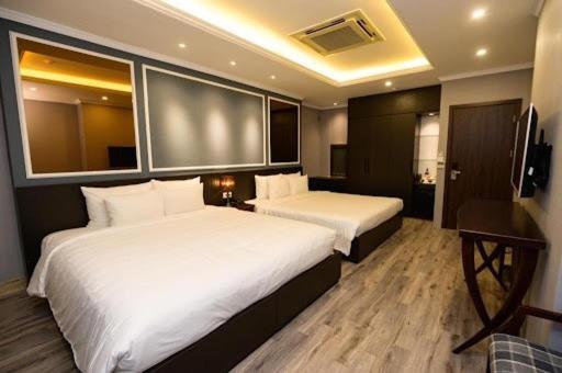 Skylark Boutique Hotel 4*